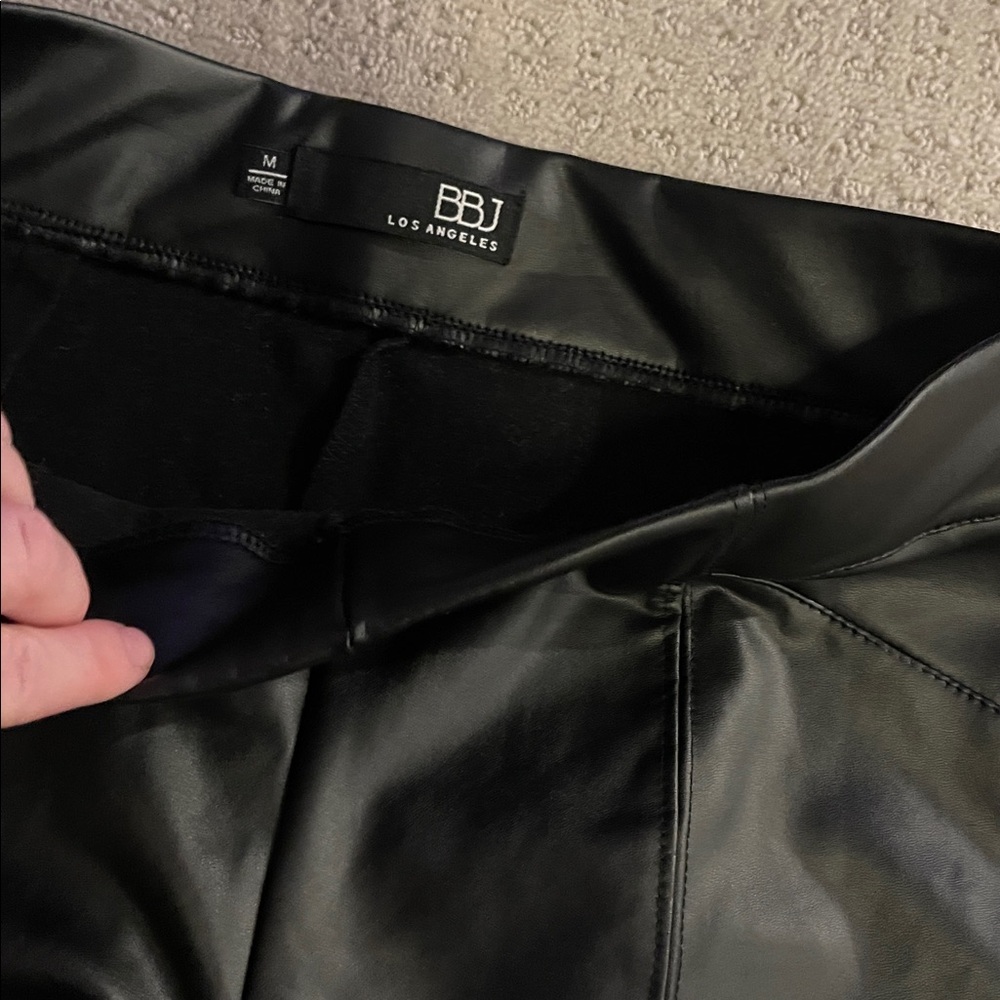 BBJ Los Angeles medium pleather pull on stretchy pants skinny black - Picture 4 of 6